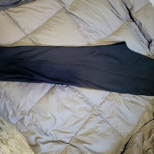 Blue sky, women's skinny pants.